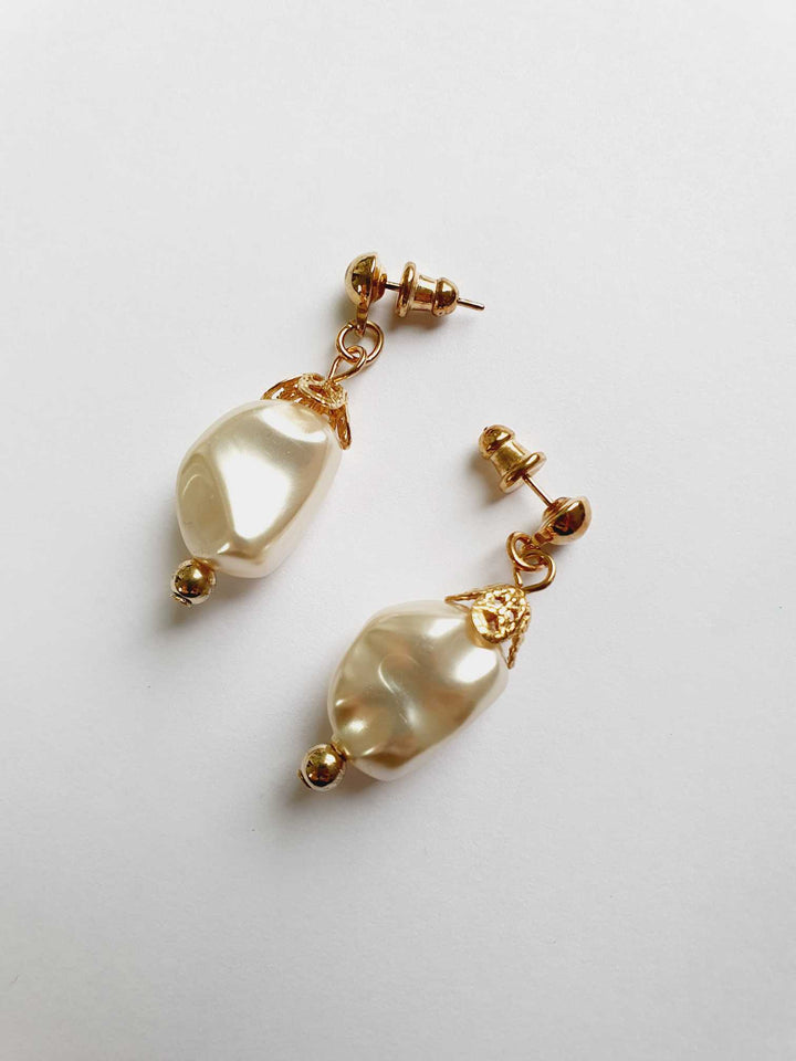 Vintage Gold Toned Drop Pearl Earrings