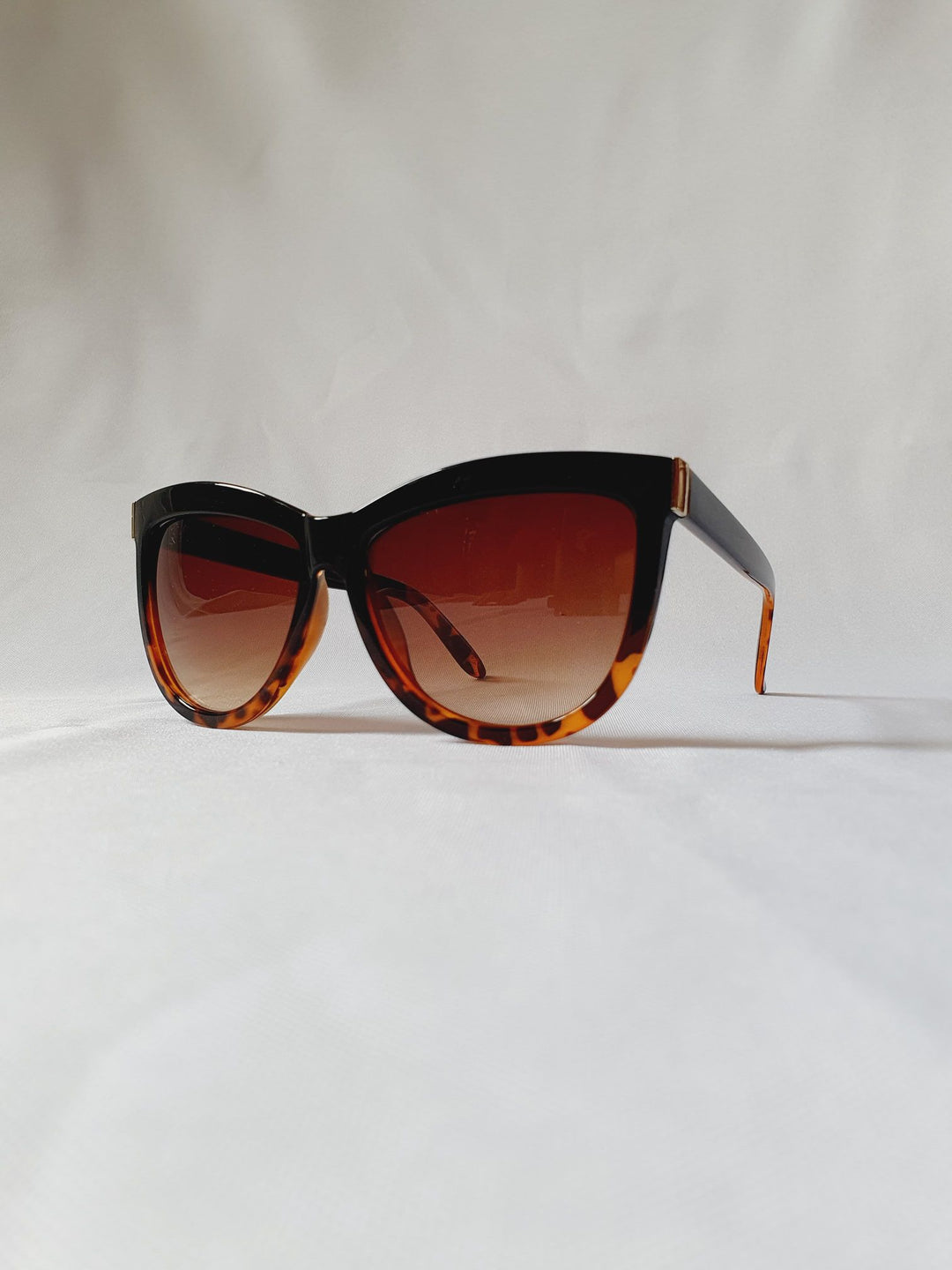 Vintage Sunglasses 32