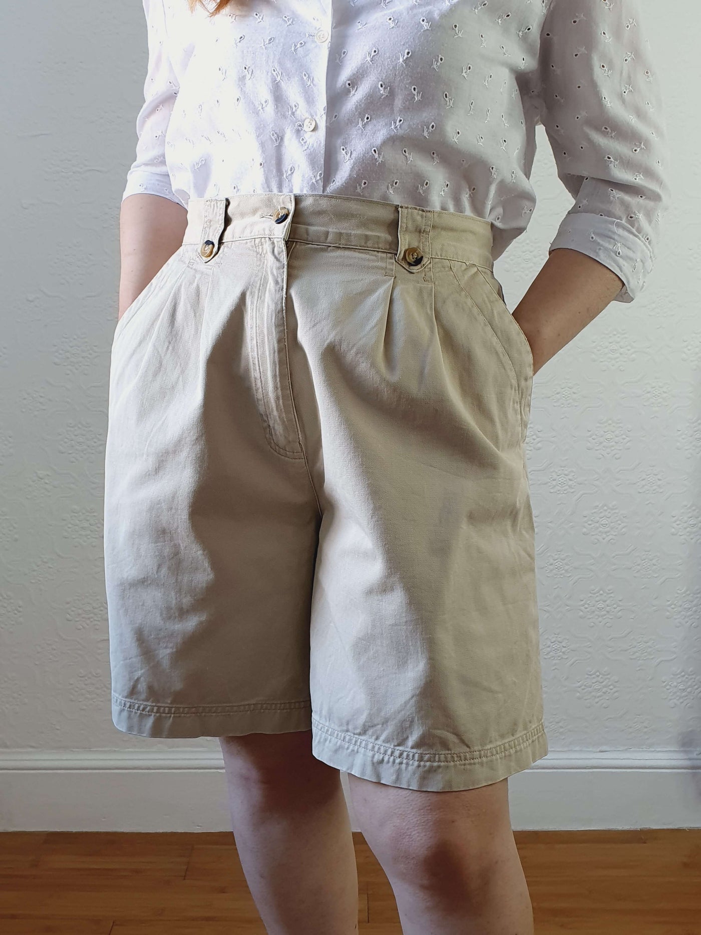 Vintage Cotton Light Beige High Waisted Shorts - M/L