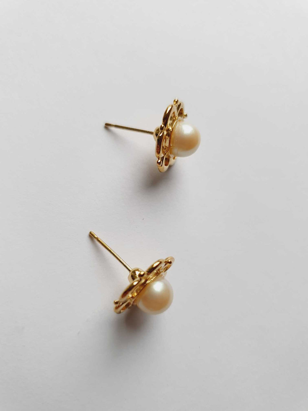 Vintage Gold Plated Flower & Pearl Stud Earrings