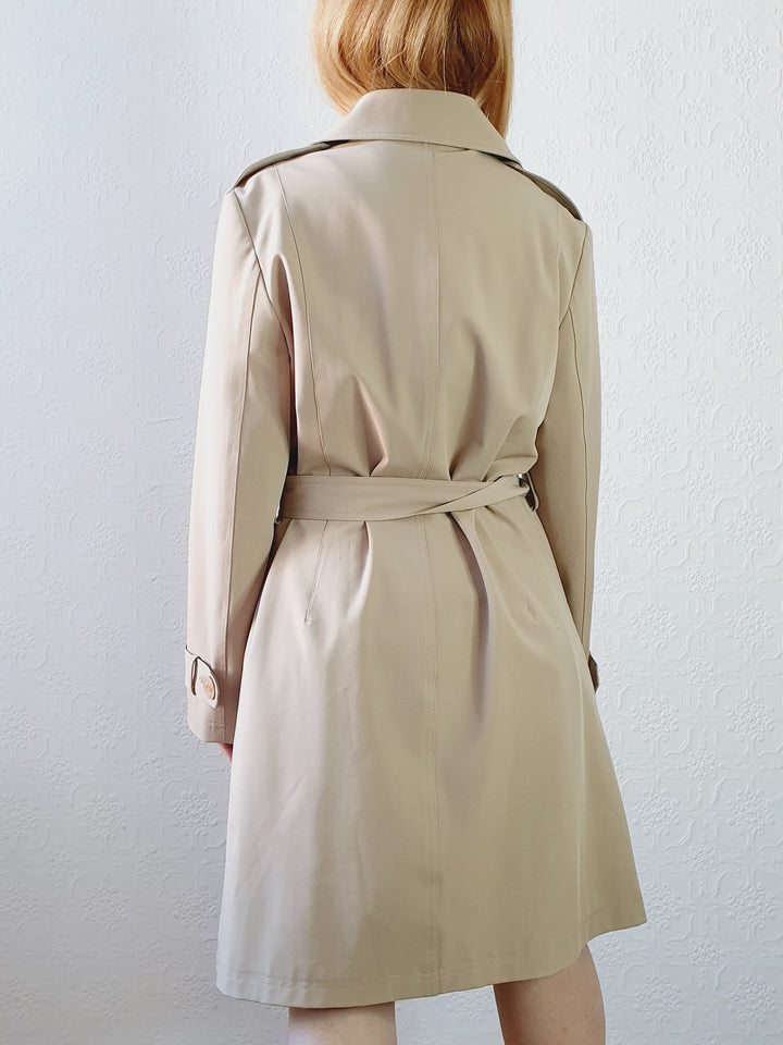 Vintage Beige Classic Trench • XS-M