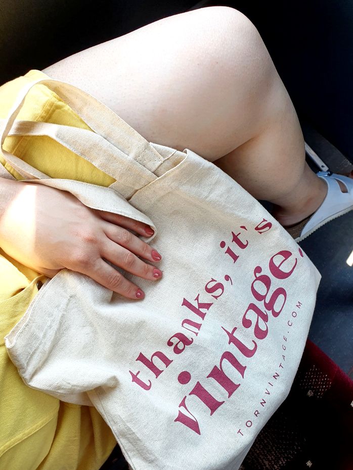 ‘thanks, it’s vintage’ 100% Cotton Tote Bag